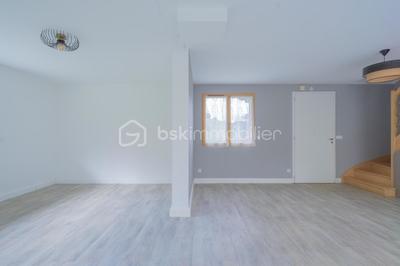 Maison - 141 m² - 6 pièces