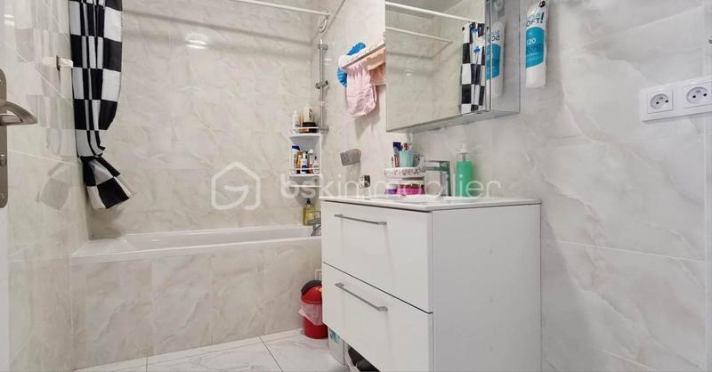 Appartement - 86 m² - 4 pièces