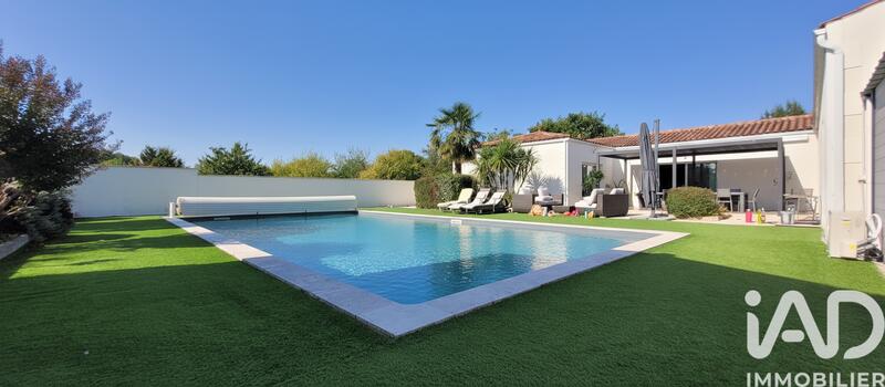 Maison - 205 m² - 8 pièces