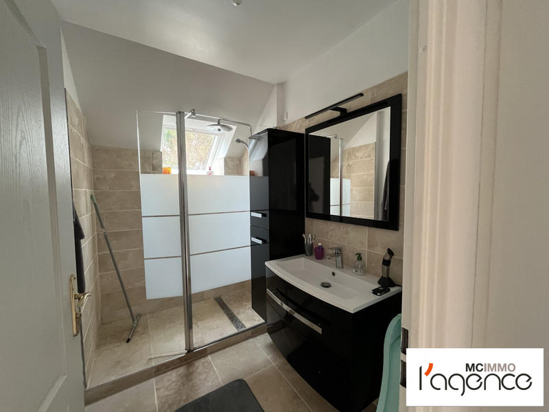 Maison traditionnelle - 163 m² - 6 pièces