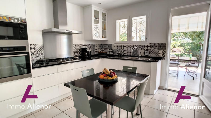 Maison - 163 m² - 6 pièces