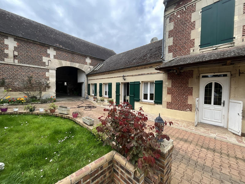 Immeuble - 2 703 m² - 9 pièces