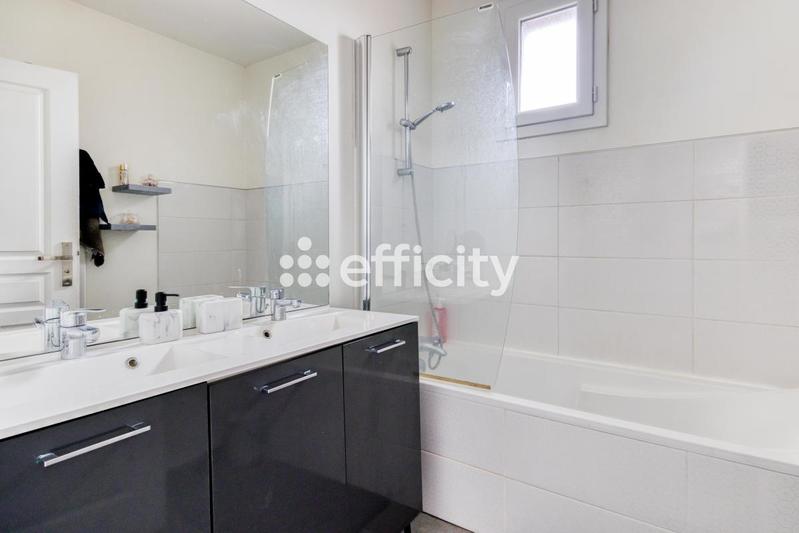 Pavillon - 85 m² - 4 pièces