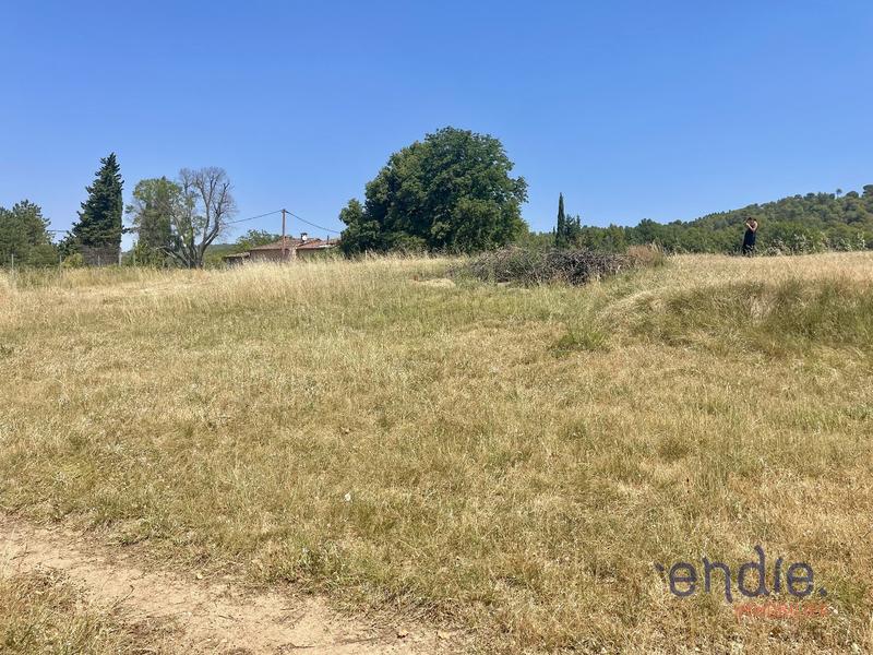 Terrain constructible - 1 730 m²