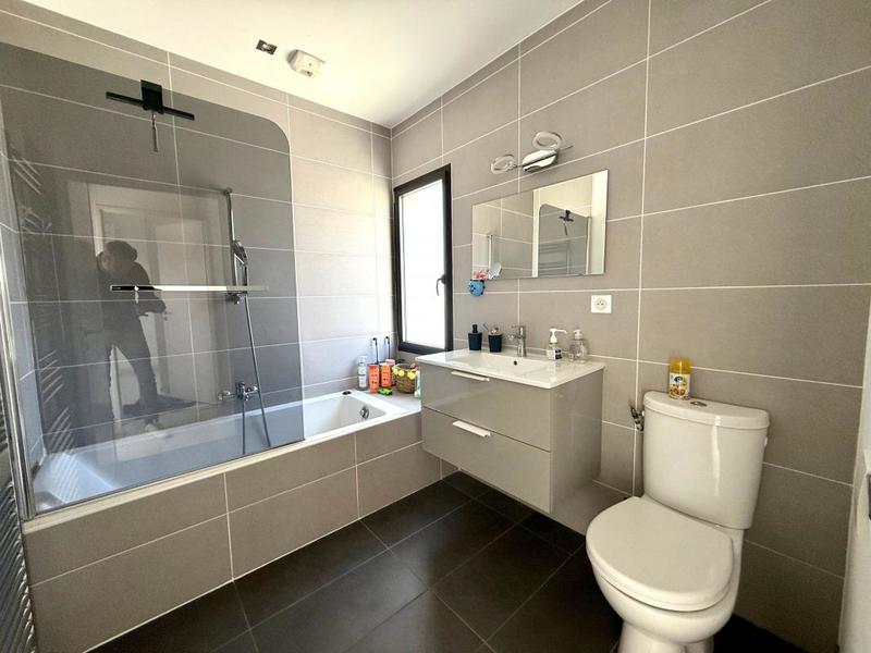 Maison - 244 m² - 10 pièces