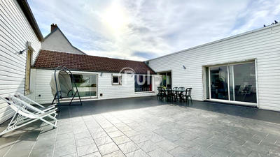 Maison - 273 m² - 12 pièces