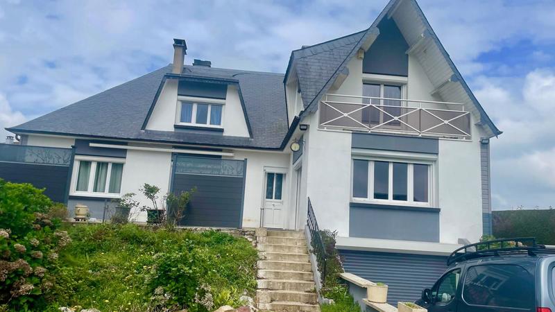 Maison traditionnelle - 162 m² - 6 pièces