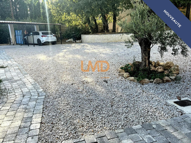 Villa - 223 m² - 9 pièces