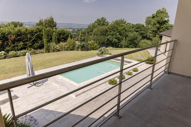 Maison - 253 m² - 7 pièces