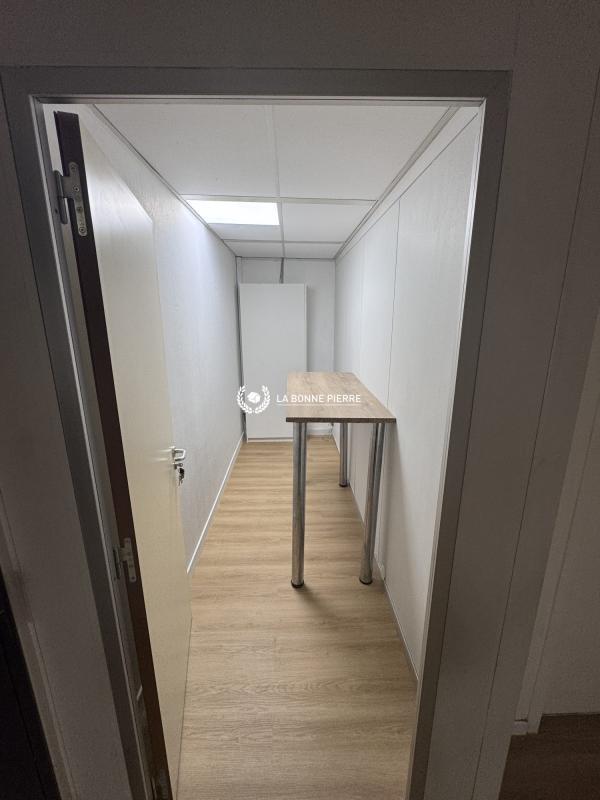 Bureau - 119 m² - 7 pièces