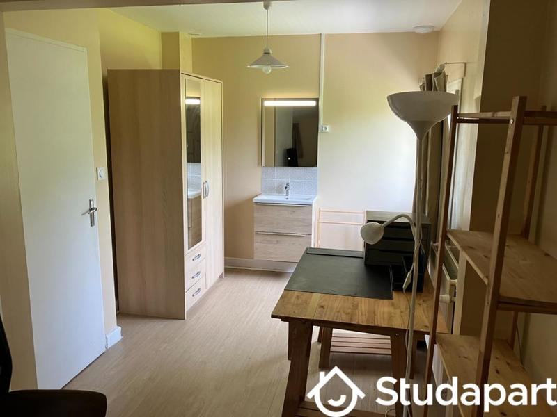 Chambre - 9 m² - 1 pièce