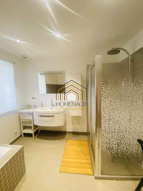 Maison traditionnelle - 145 m² - 4 pièces