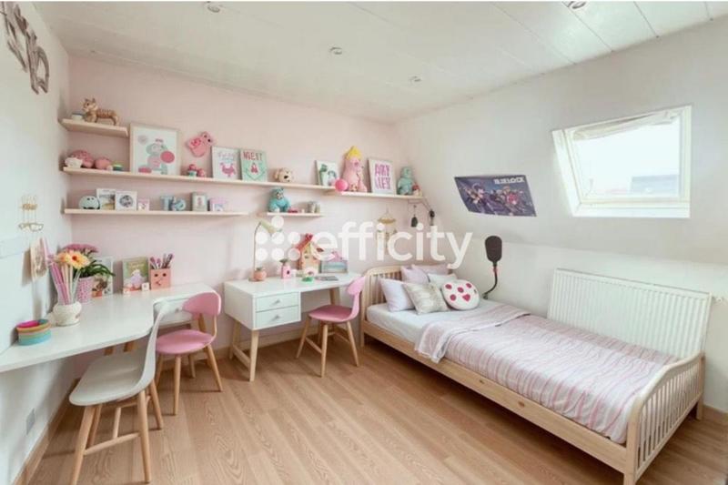 Maison - 111 m² - 5 pièces