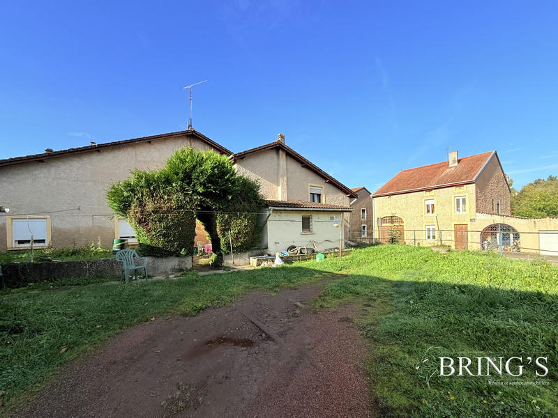 Maison - 300 m² - 6 pièces