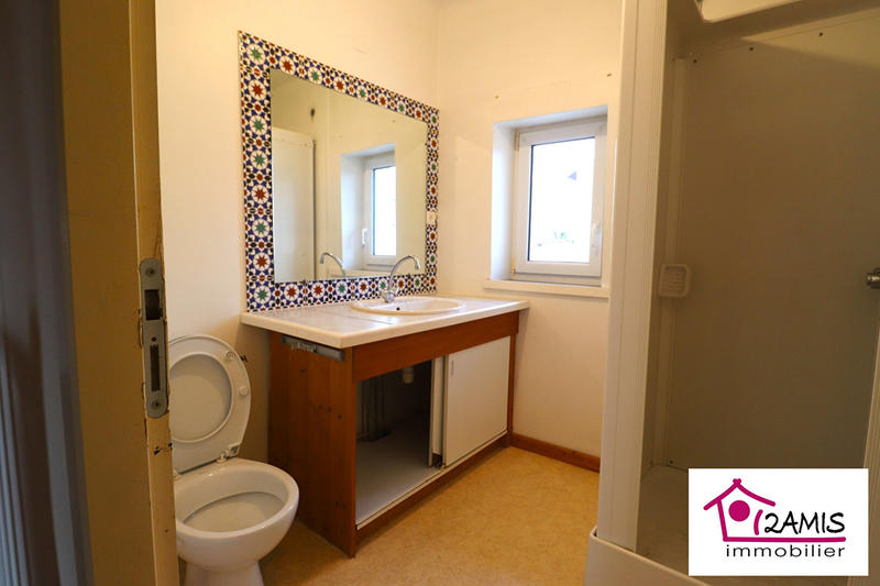 Maison - 215 m² - 9 pièces