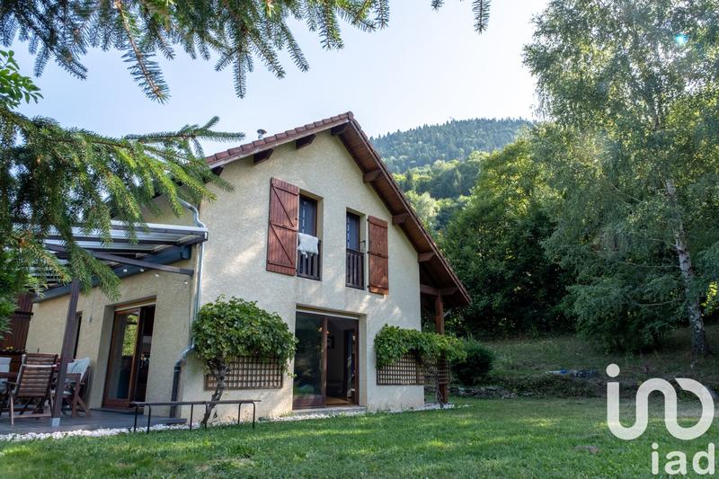 Maison - 176 m² - 7 pièces