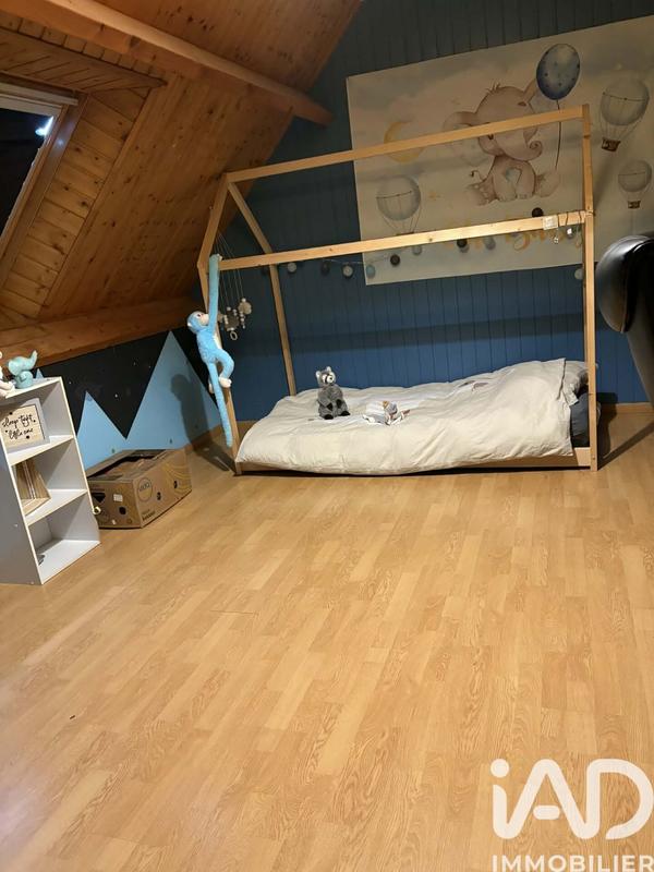 Maison - 215 m² - 8 pièces