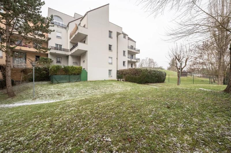 Appartement - 90 m² - 4 pièces