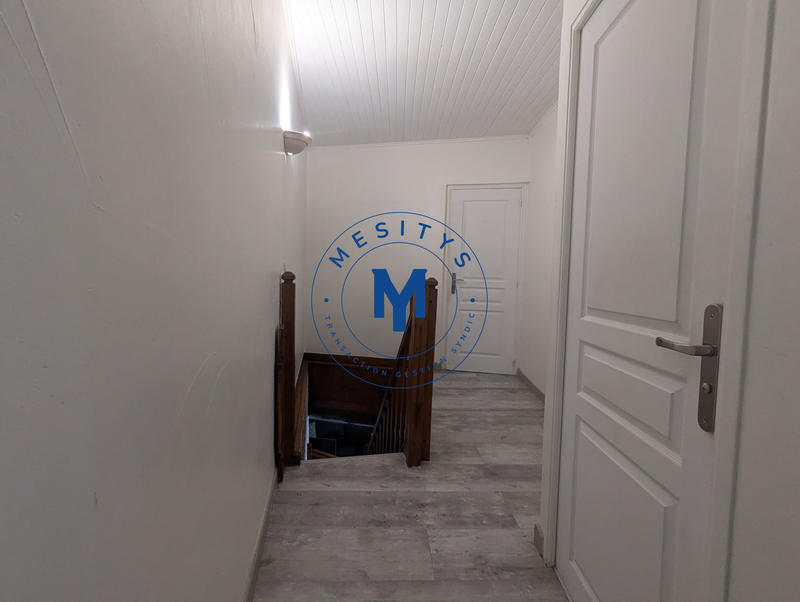 Maison - 99 m² - 5 pièces