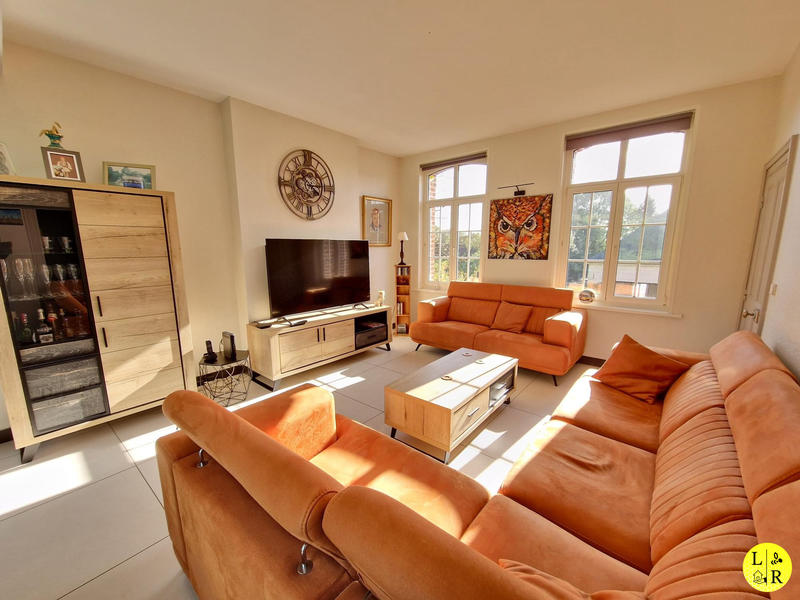 Maison - 230 m² - 7 pièces