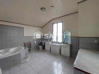 Maison - 139 m² - 5 pièces