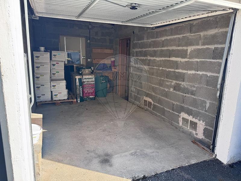 Local commercial - 1 241 m² - 6 pièces