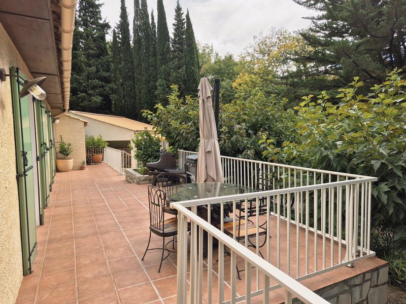 Villa - 200 m² - 8 pièces