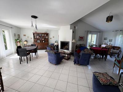 Maison - 160 m² - 4 pièces
