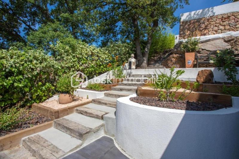 Villa - 260 m² - 8 pièces