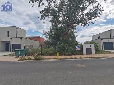 Terrain constructible - 561 m²