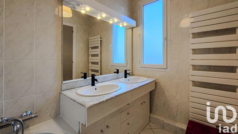 Maison - 251 m² - 9 pièces