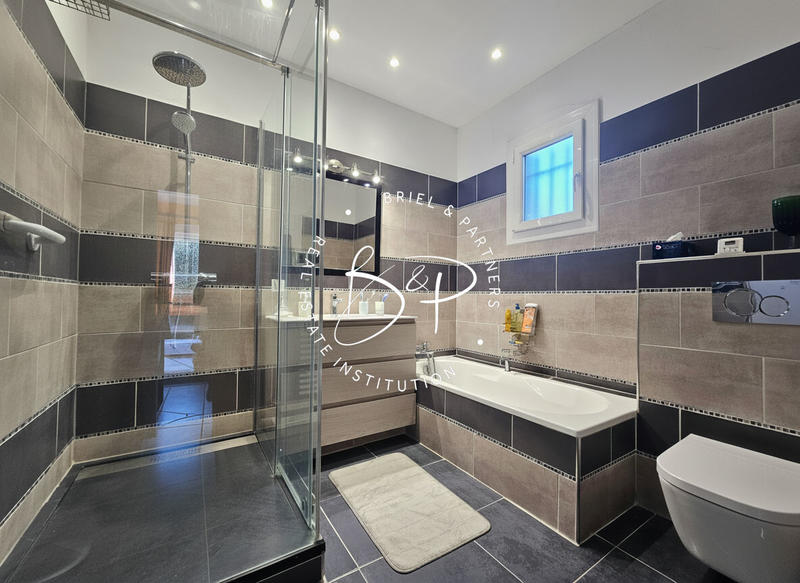 Maison - 190 m² - 6 pièces