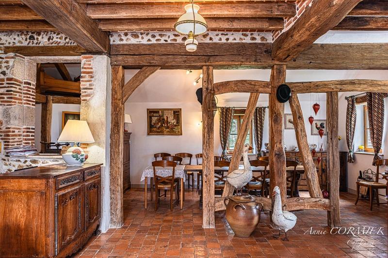 Maison - 245 m² - 7 pièces