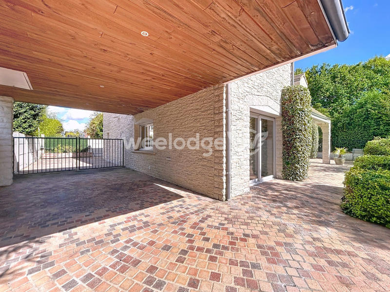 Villa - 200 m² - 7 pièces