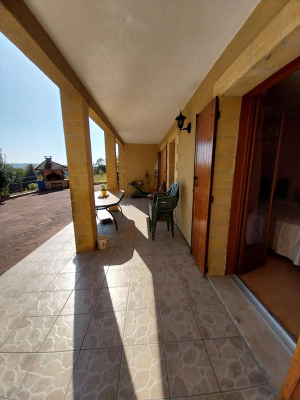 Maison - 239 m² - 8 pièces