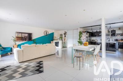 Maison - 122 m² - 5 pièces