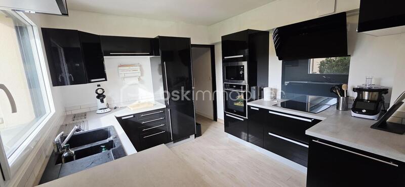 Maison - 106 m² - 5 pièces