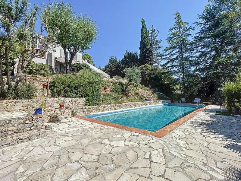 Maison - 142 m² - 6 pièces