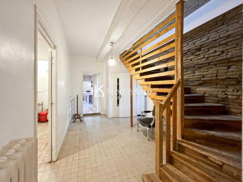 Maison - 327 m² - 7 pièces