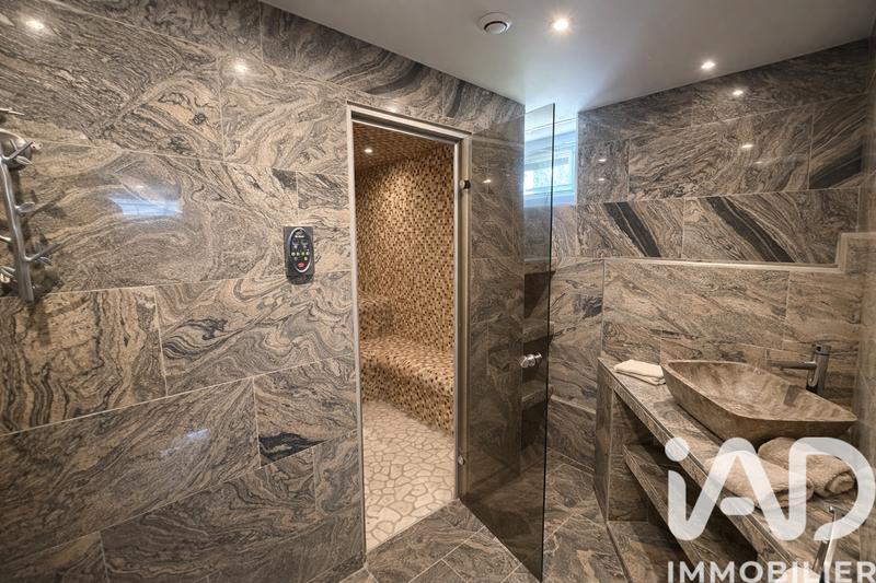 Maison - 197 m² - 6 pièces