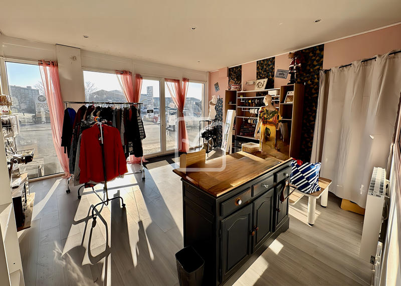 Local commercial - 66 m² - 4 pièces