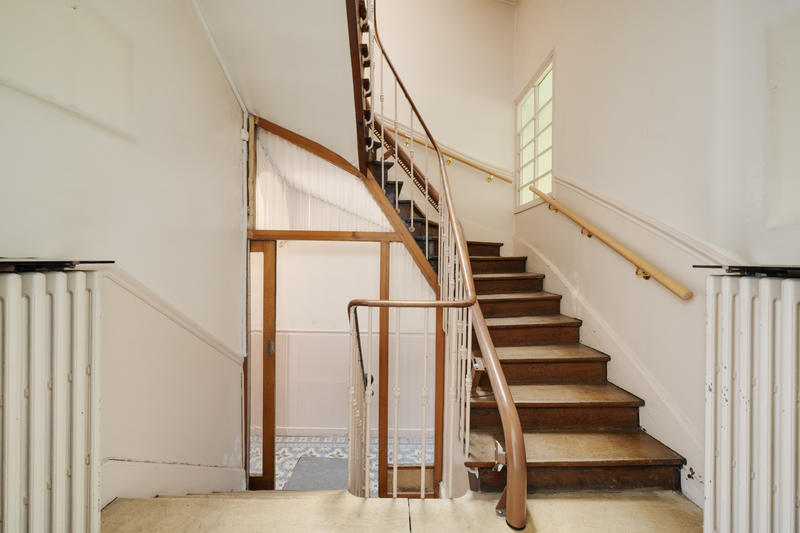 Maison - 270 m² - 11 pièces