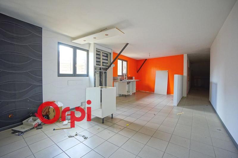 Local commercial - 592 m²