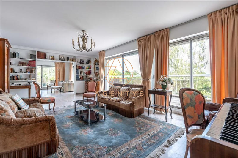 Appartement - 157 m² - 5 pièces