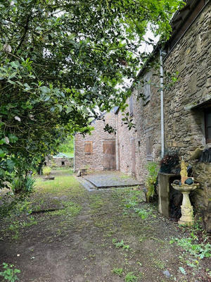 Maison - 201 m² - 7 pièces