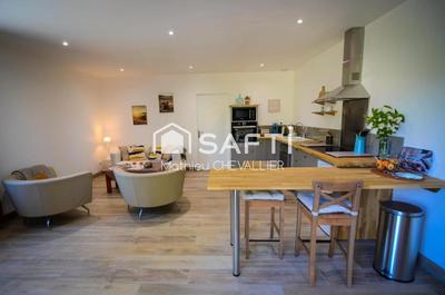 Maison - 254 m² - 11 pièces