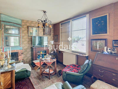 Maison - 250 m² - 8 pièces