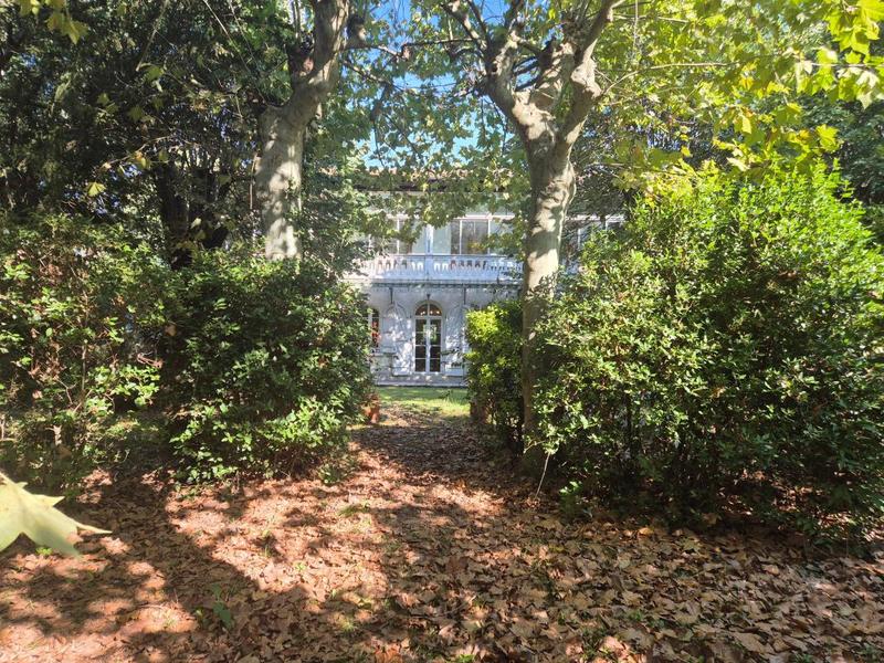 Maison - 215 m² - 10 pièces