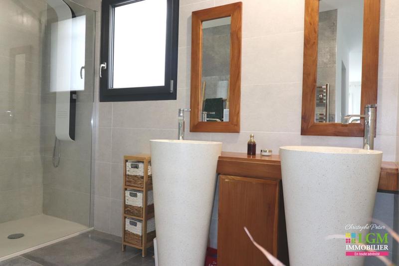 Maison - 195 m² - 8 pièces