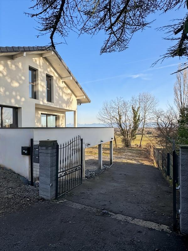 Maison - 234 m² - 7 pièces